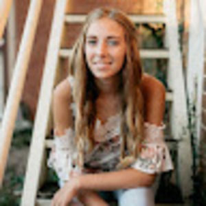 Meet your Posher, Danielle